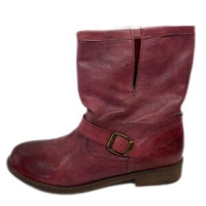 ***NIB***COMBAT BOOTIES (8.5)- Distressed Cherry - ZIGGY NEW YORK